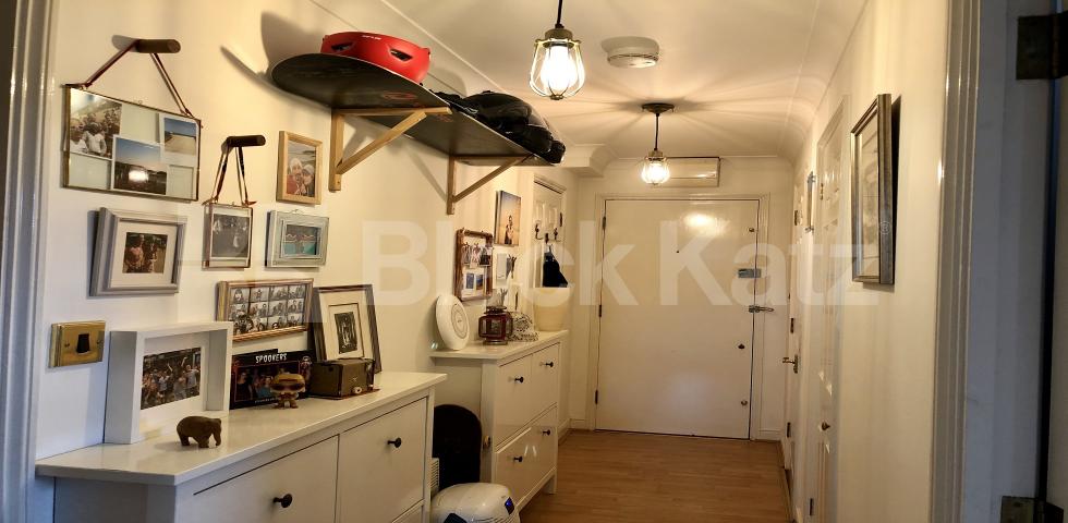 			NEW INSTRUCTION, 2 Bedroom, 1 bath, 1 reception Flat			 MacMillan Way, Tooting